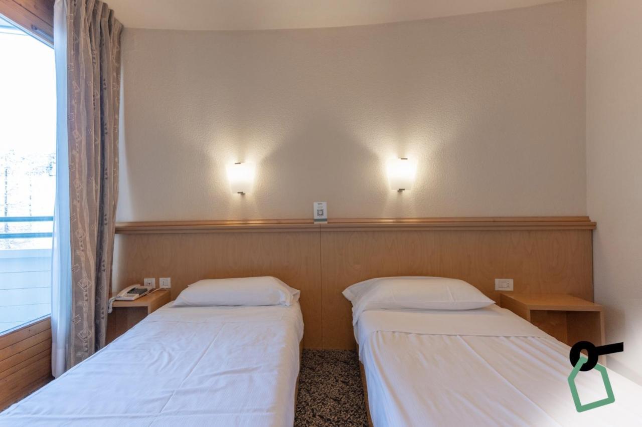 Hotiday Hotel Сестриере Экстерьер фото