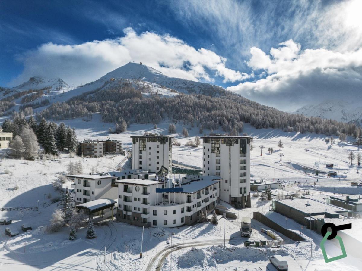 Hotiday Hotel Сестриере Экстерьер фото