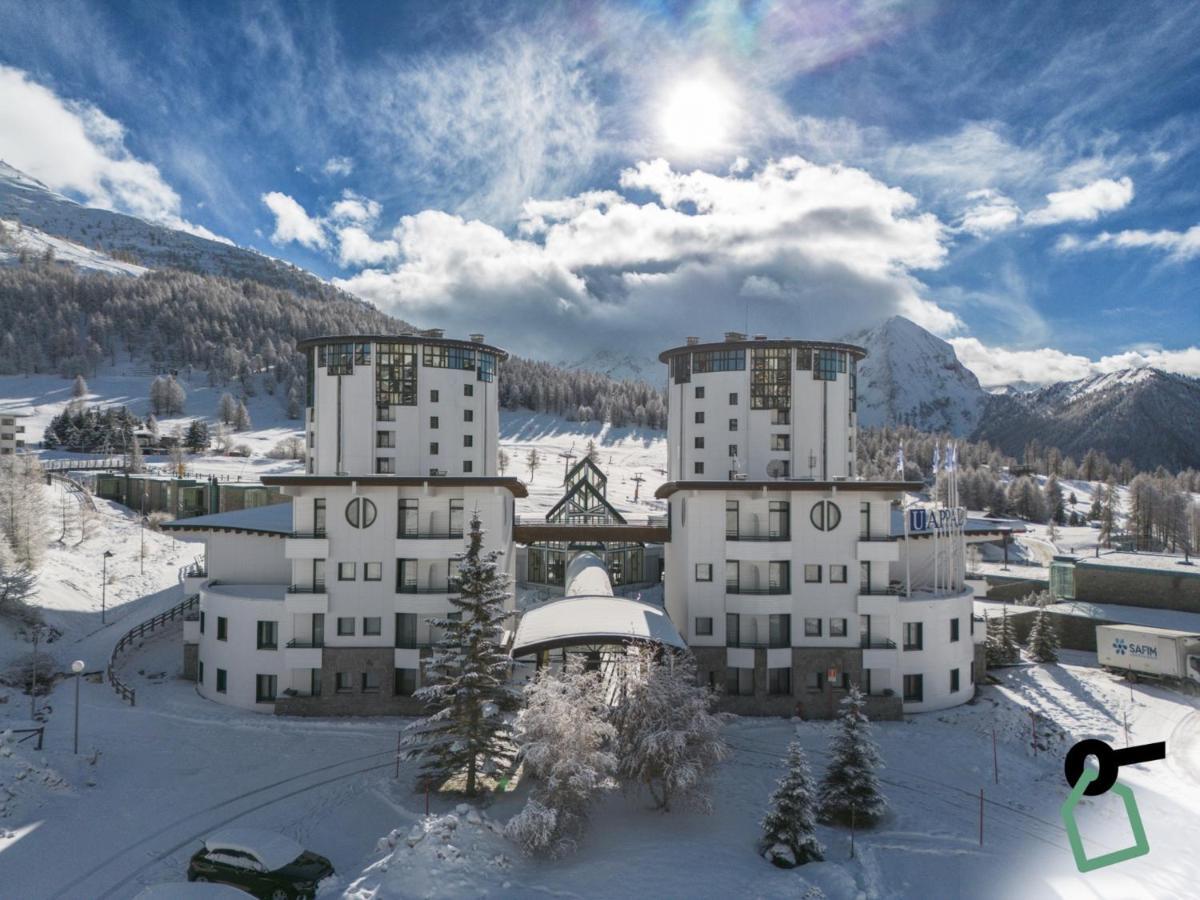 Hotiday Hotel Сестриере Экстерьер фото