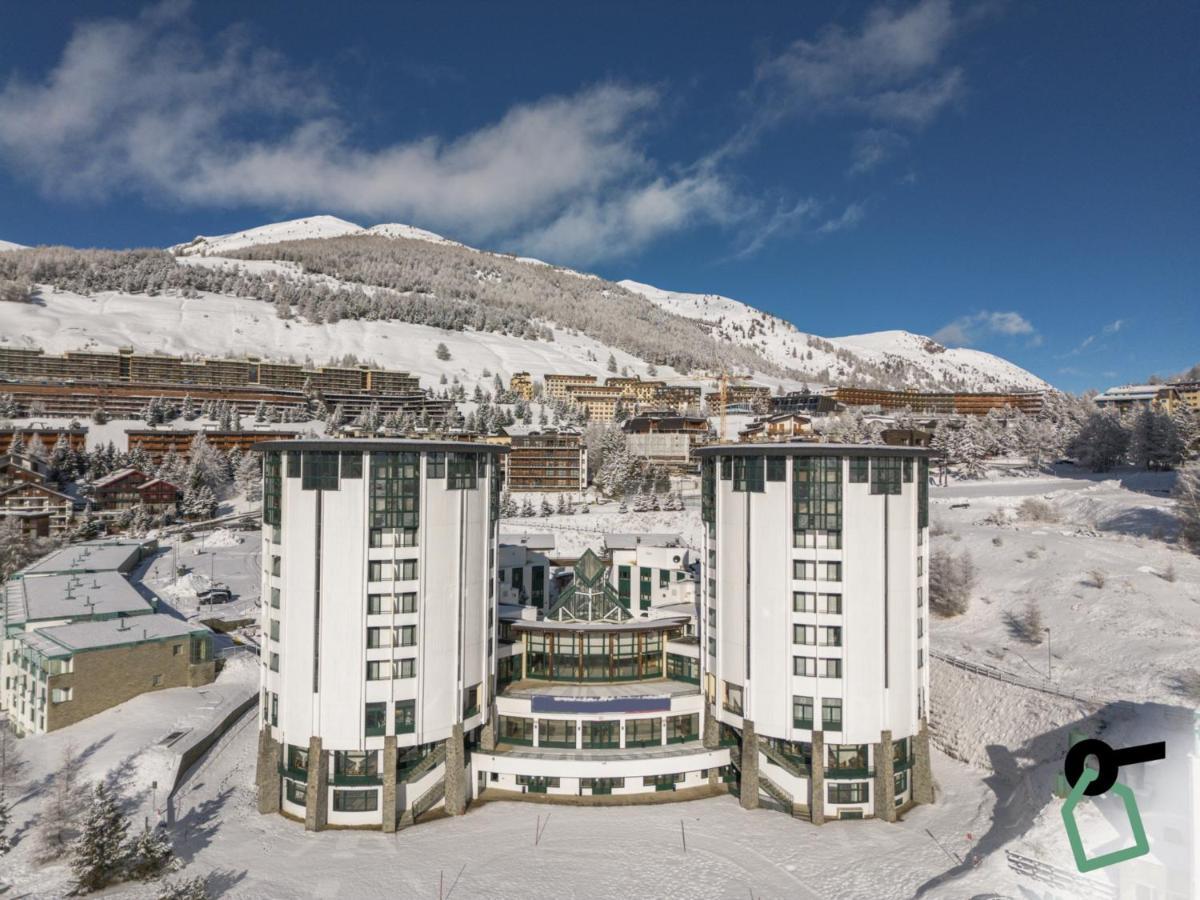 Hotiday Hotel Сестриере Экстерьер фото