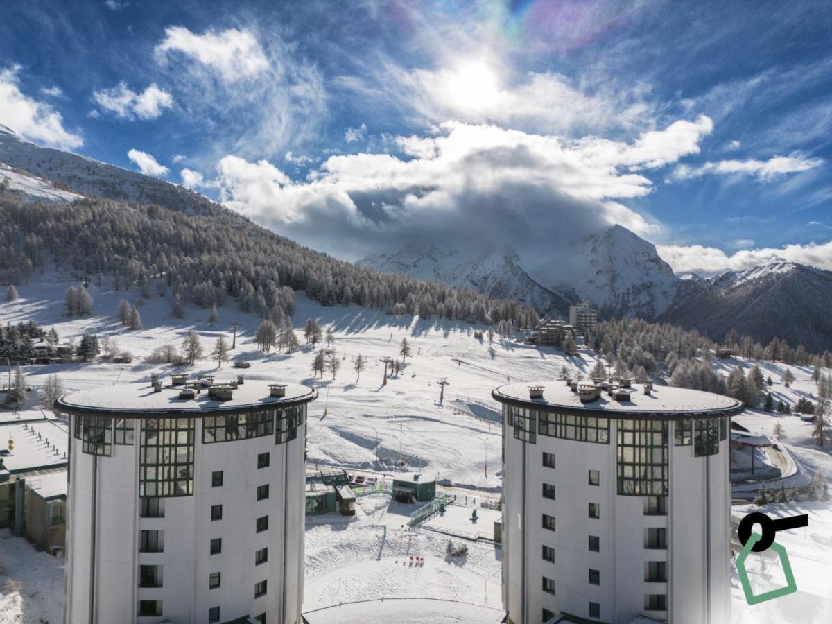 Hotiday Hotel Сестриере Экстерьер фото